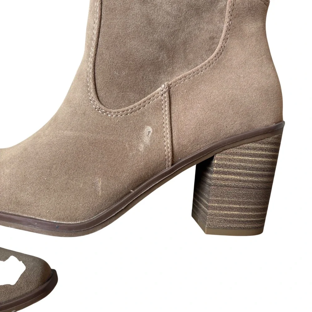 Universal Thread May Tan Faux Suede Tall Block Heel Boots‎ Size 8.NWT